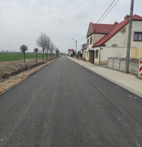Trwają prace przy przebudowie drogi gminnej nr 740542P na odcinku od ul. Drzęczewskiej w Piaskach do Drzęczewa Drugiego.