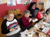 Zdjęcie: Warsztaty decoupage dla emerytek w Gminnej Bibliotece Publicznej w Piaskach