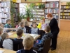 Zdjęcie: Dzieci ze szkoły podstawowej w bibliotece