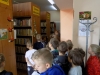 Zdjęcie: Dzieci ze szkoły podstawowej w bibliotece
