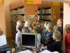 Zdjęcie: Dzieci ze szkoły podstawowej w bibliotece